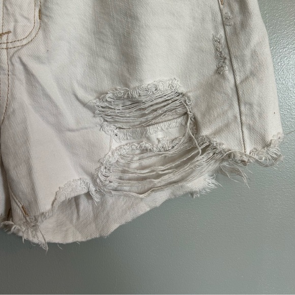 American Eagle White Ripped Jean Shorts - Picture 5 of 10